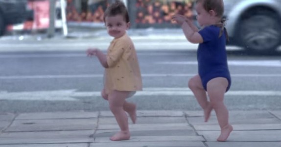 Denna vackra reklamfilm kommer sannolikt att få dig att både le och skratta!