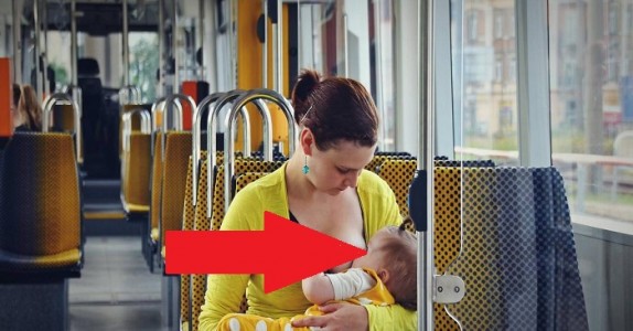 Mamman ammar sitt barn på en buss. När föraren säger det HÄR, tror hon det är ett dåligt skämt!
