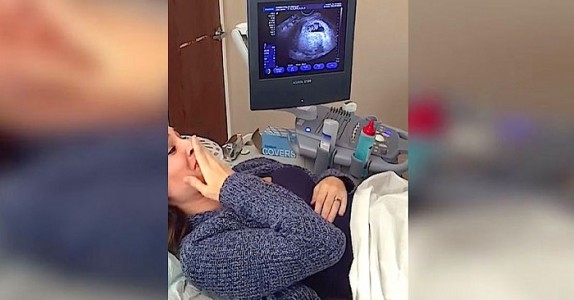 Hon får en konstig känsla när hon blir gravid! Då ser sjuksköterskan DETTA på ultraljudet! WOW!
