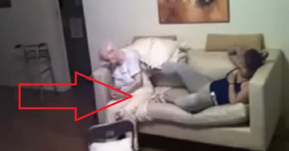 Dotter installerade en dold kamera. SE vad vårdaren gjorde med hennes mamma som lider av Alzheimers!