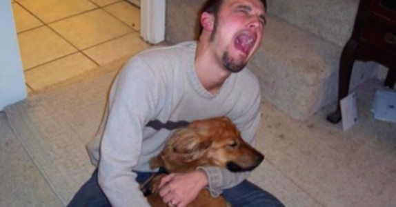 Hans flickvän krävde han gjorde sig av med hunden! Hans reaktion? Underbar!